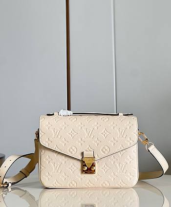 Louis Vuitton Pochette Métis Cream Beige M46552 - 25x19x7cm