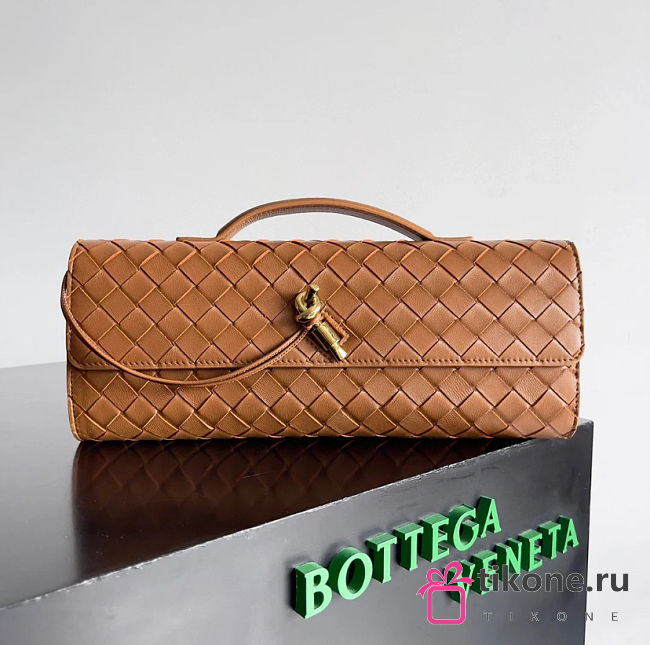 Bottega Veneta Andiamo Clutch Bag In Cognac - 31x13x3cm - 1