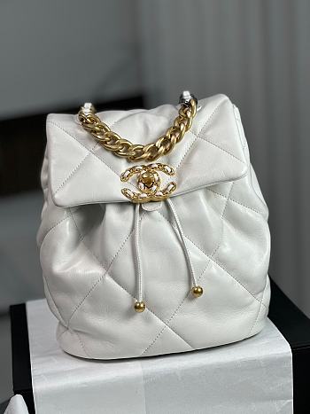 Chanel 19 Backpack Shiny Lambskin White - 26x22x16cm