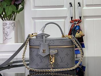 LV Vanity Chain Pouch Trianon Gray M12427 - 11.5x6.5x19cm