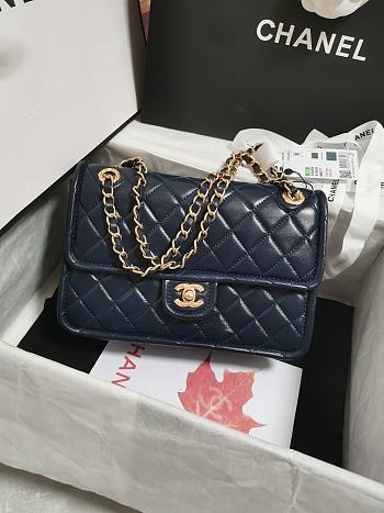 Chanel Large Flap Bag Shiny Crumpled Calfskin & Gold-Tone Metal Dark Navy Blue - 19.5×28×7cm