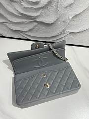 Chanel Classic Flap Caviar Quilted Gray - 15.5×25.5×6.5cm - 2