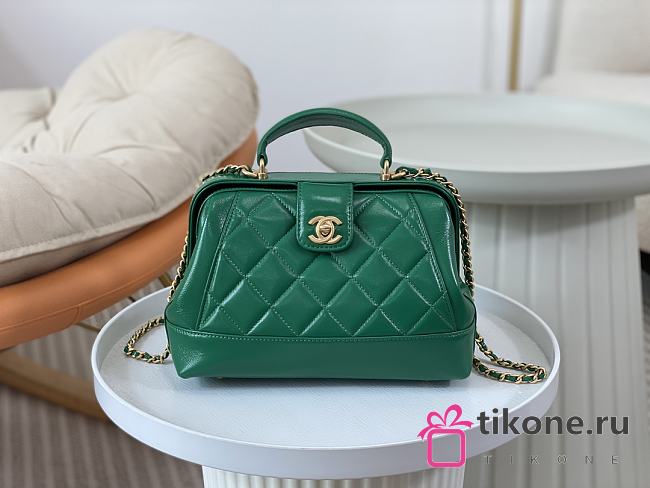 Chanel Small Bag with Top Handle Shiny Lambskin & Gold Tone Metal Green - 16×23.5×8cm  - 1