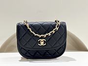 Chanel Messenger Bag Calfskin Gold Tone Metal Black - 23.5x16.5x5.5cm - 1