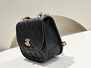 Chanel Messenger Bag Calfskin Gold Tone Metal Black - 23.5x16.5x5.5cm - 5