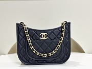 Chanel Hobo handbag Calfskin & Gold Tone Metal Black - 20x24x6cm - 1