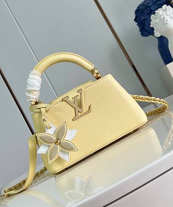 LV Capucines East West Mini Yellow Banane - 22x12x8cm