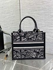 Small Dior Book Tote Black and White Plan de Paris Embroidery with Black Calfskin - 26.5x22x14cm - 5