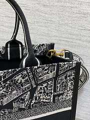 Medium Dior Book Tote Black and White Plan de Paris Embroidery with Black Calfskin - 36.5x28x16.5cm - 2