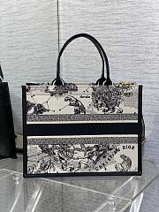 Medium Dior Book Tote Latte and Black Dior Zodiac Embroidery with Black Calfskin - 36.5x28x16.5cm - 4