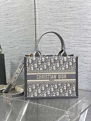 Small Dior Book Tote Gray Dior Oblique Embroidery and Calfskin - 26.5x22x14cm - 1