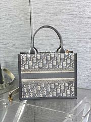 Small Dior Book Tote Gray Dior Oblique Embroidery and Calfskin - 26.5x22x14cm - 5