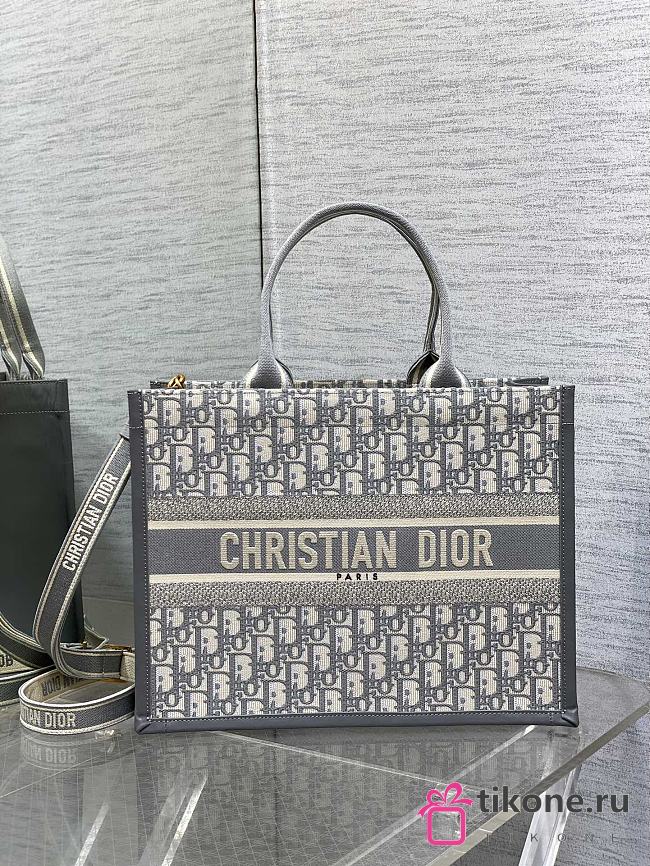 Medium Dior Book Tote Gray Dior Oblique Embroidery and Calfskin - 36.5x28x16.5cm - 1