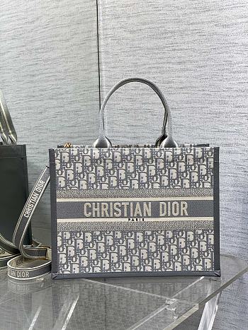 Medium Dior Book Tote Gray Dior Oblique Embroidery and Calfskin - 36.5x28x16.5cm