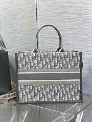 Medium Dior Book Tote Gray Dior Oblique Embroidery and Calfskin - 36.5x28x16.5cm - 2