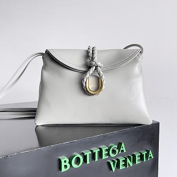 Bottega Veneta Medium Liberta Gray - 30x20x8cm