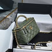 Chanel Clutch With Strap Shiny Lambskin & Gold Metal Green - 19x9.5x8cm - 4