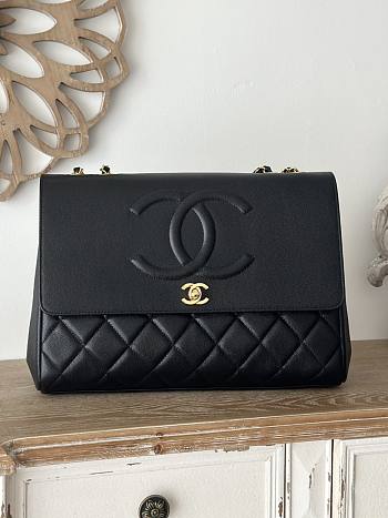 Chanel Classic Flap Caviar Black - 33x11x23