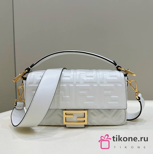 Fendi Baguette White Nappa Leather Bag - 27x15x6cm - 1