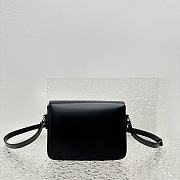 Celine Teen Triomphe Bag In Shiny Calfskin Teen Black - 18.5x13.5x7cm - 5