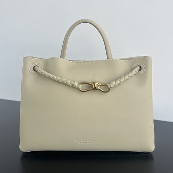 Bottega Veneta Large Andiamo Beige - 32x25x11cm