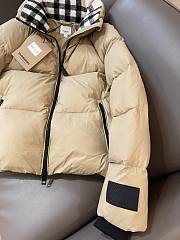 Burberry Short Jacket Beige 14887 - 5