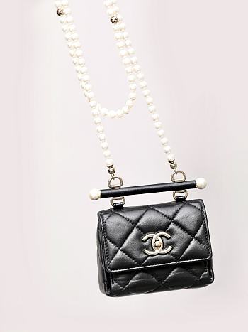 Chanel Clutch With Chain Lambskin Imitation Pearls Gold Metal Black - 12×11.5×8cm