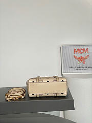 MCM Toni Zip Shopper In Visetos Beige Black - 19x9.5x18.5cm - 5