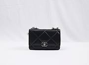 Chanel 19 Clutch With Chain Shiny Lambskin Gold Tone SilverTone Ruthenium Finish Metal - 19cm - 1