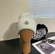 Gift Moncler Beanie White - 1