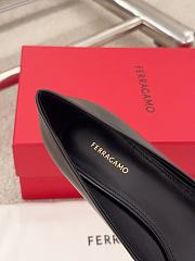 Ferragamo New Vara Plate Low Heel Pump Black Nappa 40mm - 2