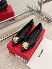 Ferragamo New Vara Plate Low Heel Pump Black Nappa 40mm - 6