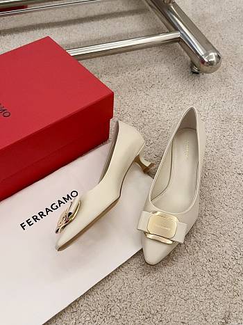 Ferragamo New Vara Plate Low Heel Pump White Nappa 40mm