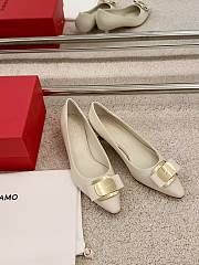 Ferragamo New Vara Plate Low Heel Pump White Nappa 40mm - 3