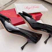 Roger Vivier Viv In The City Pumps In Black Patent Leather 65mm - 3