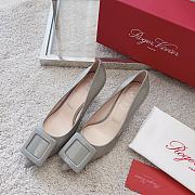 Roger Vivier Viv In The City Pumps In Gray Patent Leather 65mm - 1