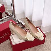 Roger Vivier Belle Vivier Pumps In Off White Patent Leather 75mm - 6