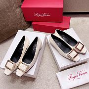 Roger Vivier Belle Vivier Pumps/ Ballerinas In Off White Patent Leather 45mm/ 25mm - 1