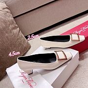 Roger Vivier Belle Vivier Pumps/ Ballerinas In Off White Patent Leather 45mm/ 25mm - 5