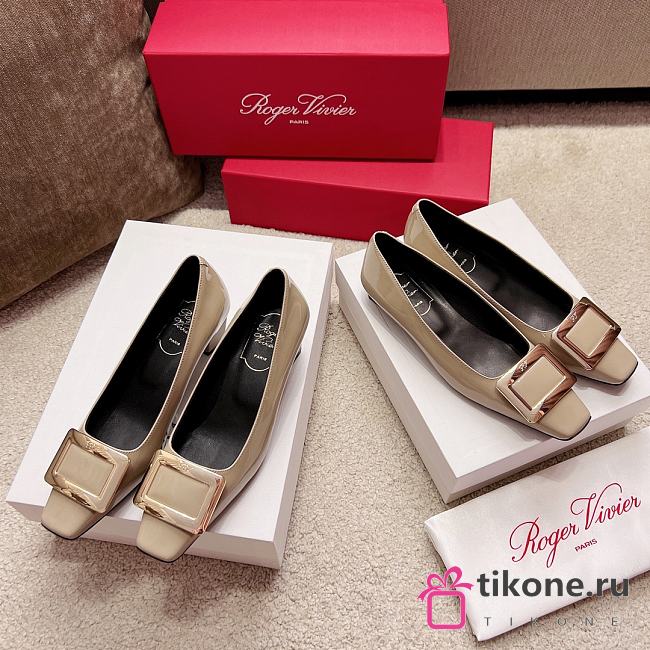 Roger Vivier Belle Vivier Pumps/ Ballerinas In Beige Patent Leather 45mm/ 25mm - 1