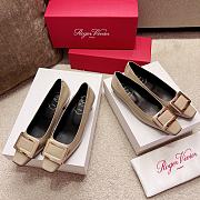 Roger Vivier Belle Vivier Pumps/ Ballerinas In Beige Patent Leather 45mm/ 25mm - 1