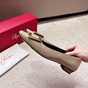 Roger Vivier Belle Vivier Pumps/ Ballerinas In Beige Patent Leather 45mm/ 25mm - 6