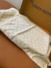 LV Monogram Shine Shawl White M74026 - 142x142cm - 3