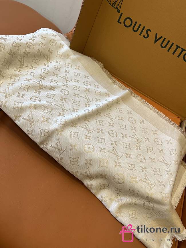 LV Monogram Shine Shawl White M74026 - 142x142cm - 1