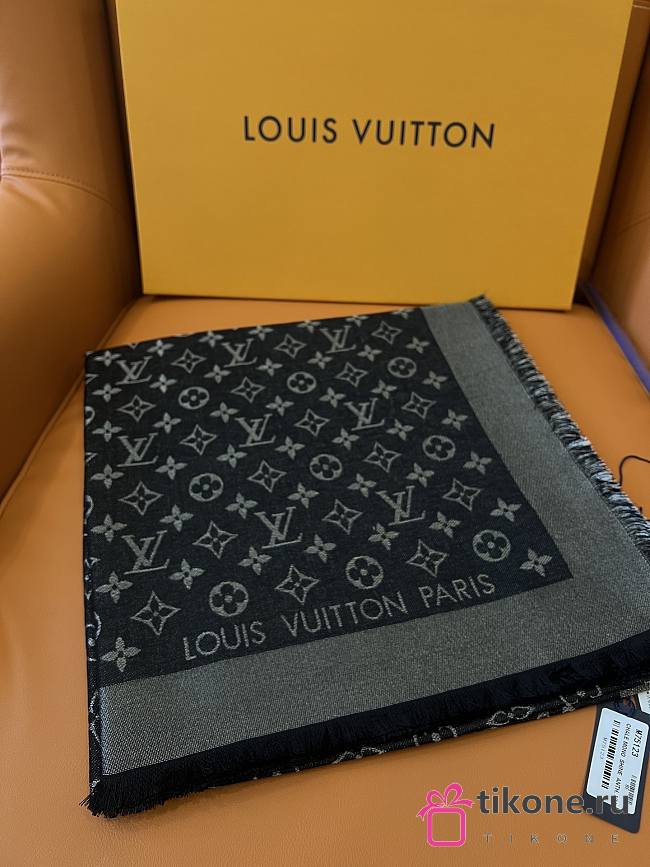 LV Monogram Shine Shawl Black M75123 - 142x142cm - 1