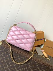 LV Go 14 MM Raspberry Lambskin M23821 - 23x16x10cm - 2