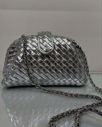 Bottega Veneta Small Lauren 1980 Silver Leather Clutch Bag - 20.5x15x7.5cm