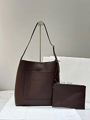 The Row Blake Hobo Bag in Grained Acajou - 35x25x7cm - 5