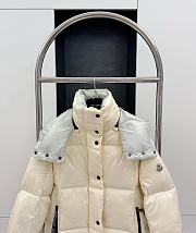 Moncler Parana Short Down Jacket Beige - 4