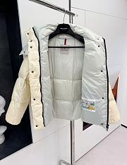 Moncler Parana Short Down Jacket Beige - 2